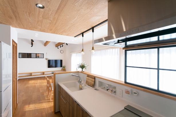 キッチン 株式会社博愛の施工事例 ホームパーティーができるデザイン性あふれるこだわりの平屋